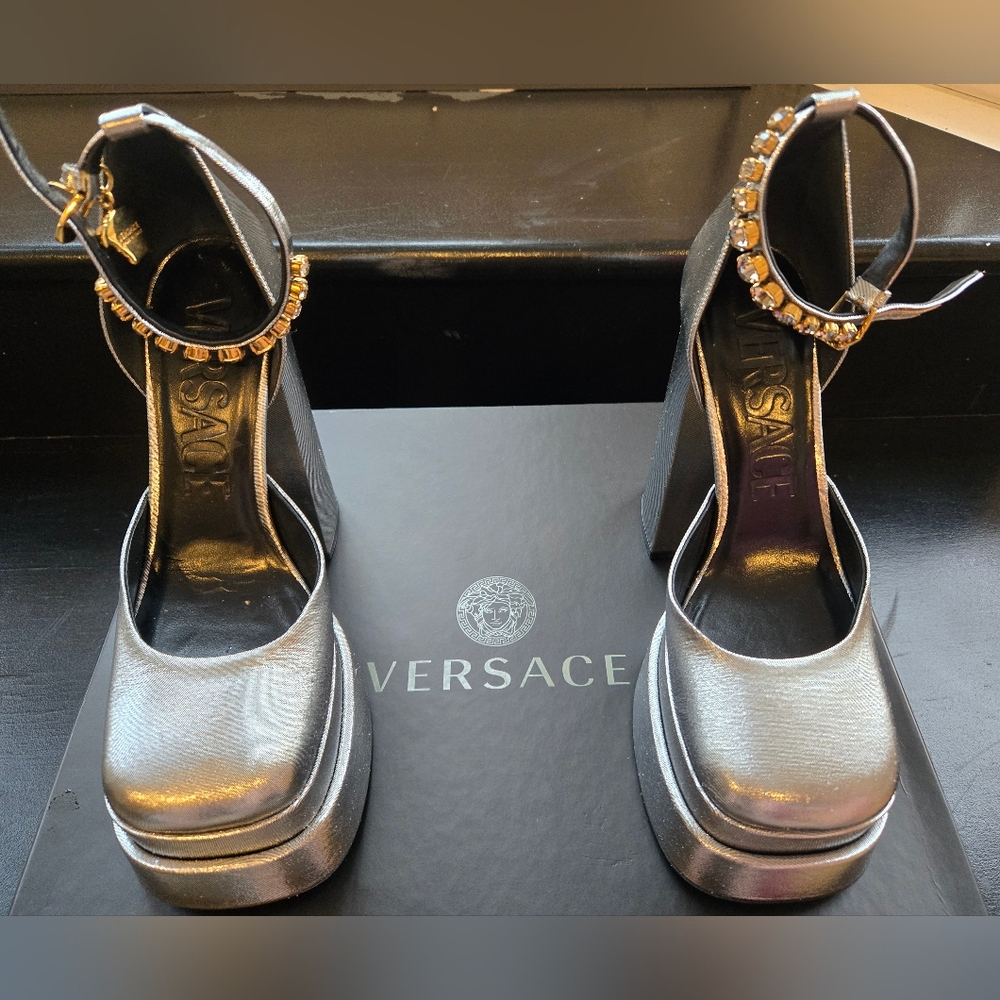 Versace Medusa Aevitas 125mm Satin Pumps Size 37
